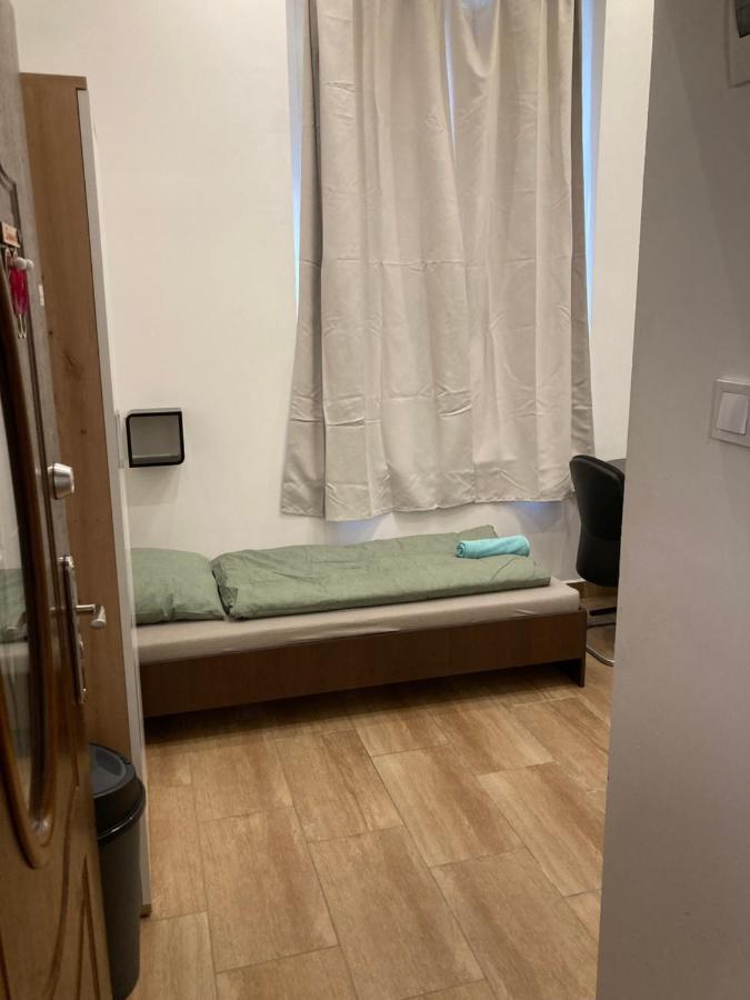 Roland Downtown - Keleti Apartament *